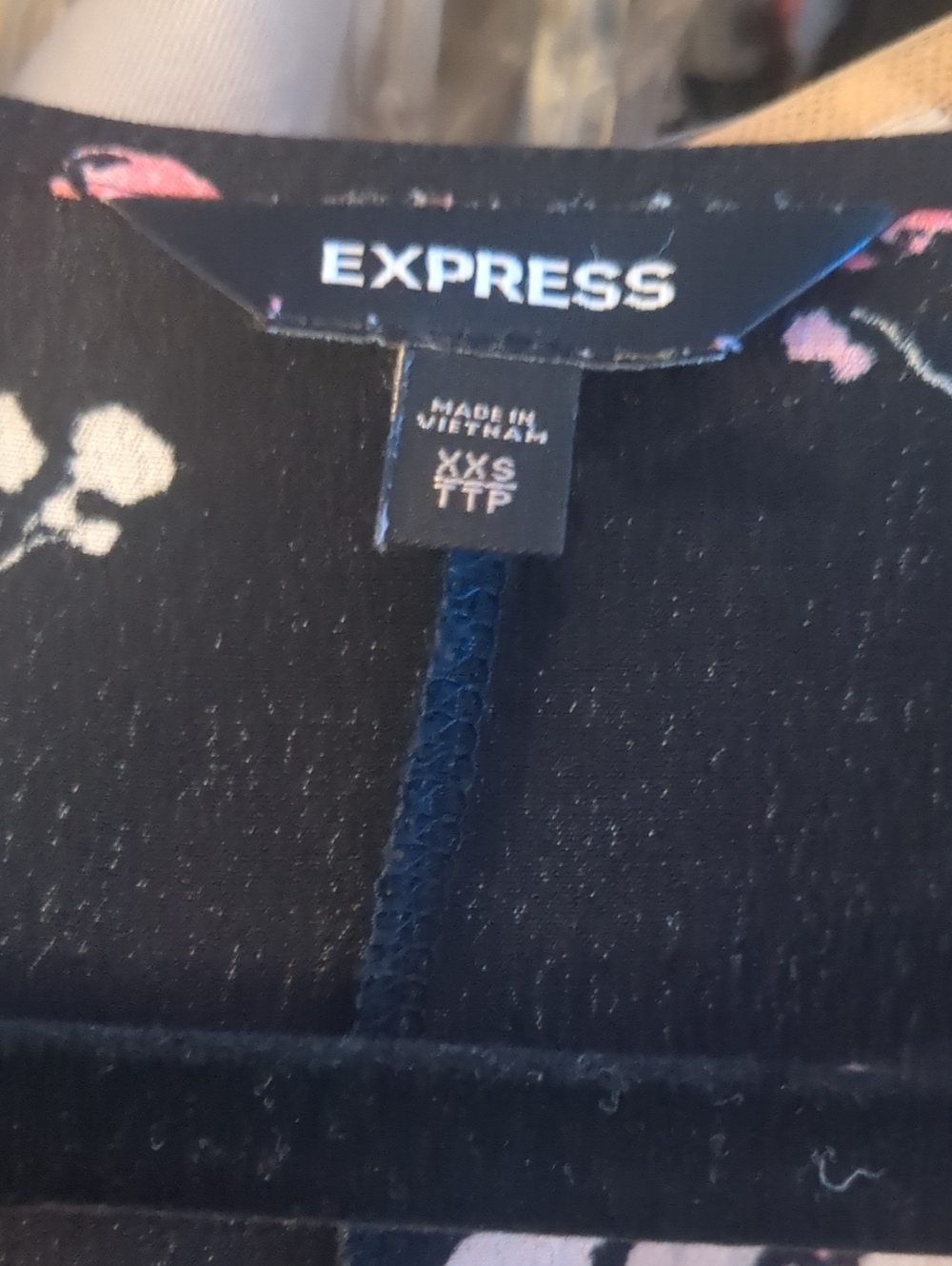 Express Ruffle Floral Mini Desss - Picture 8 of 10